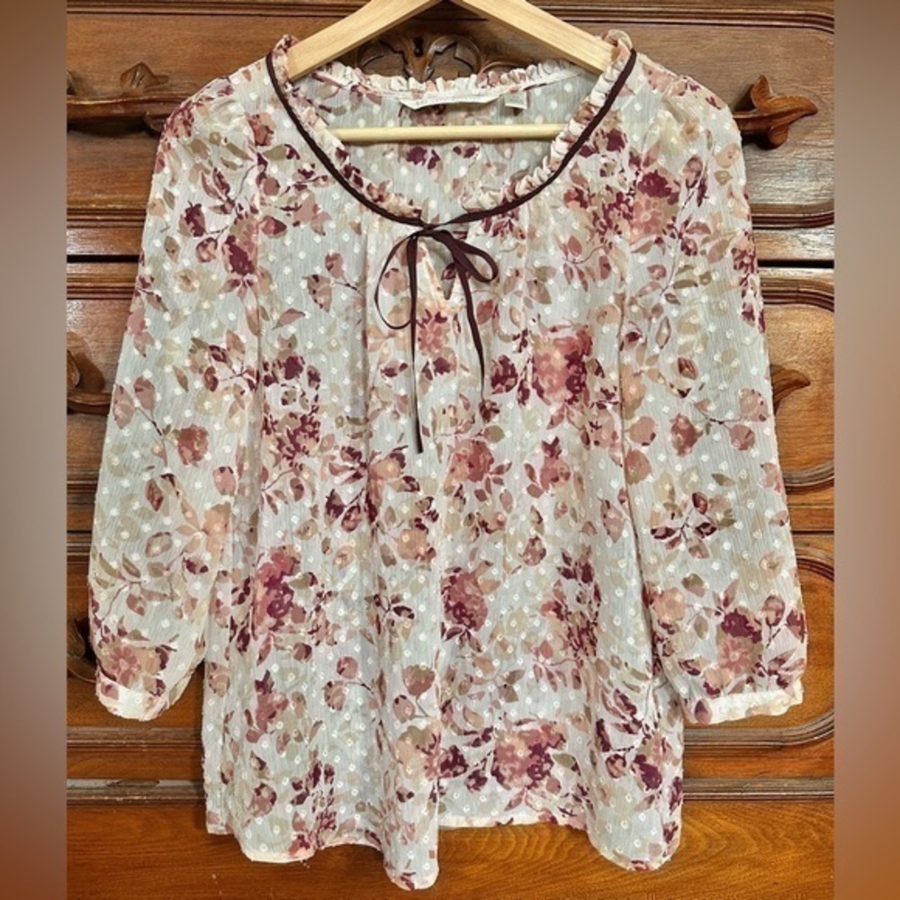 Lauren Conrad 3/4 sleeve floral top